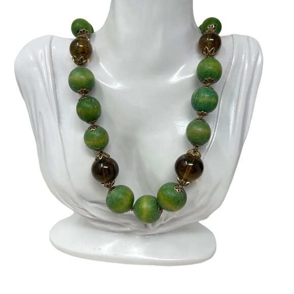 Liz Claiborne Necklace Green Wood Glass Beads Gold Tone Toggle Clasp - Picture 1 of 8